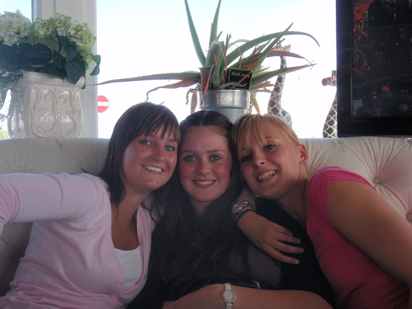 Eliza, Deborah en Marion