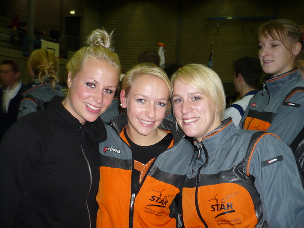 Ivana is groter dan Cheryl, Eline en Kim