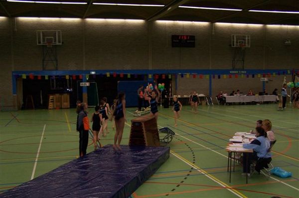 Streksprong halve draai af