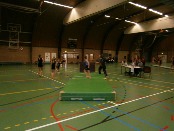 Netjes in een rijtje teruglopen na de sprong