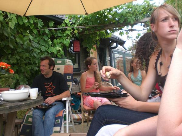 Iedereen eet netjes met z'n mond dicht