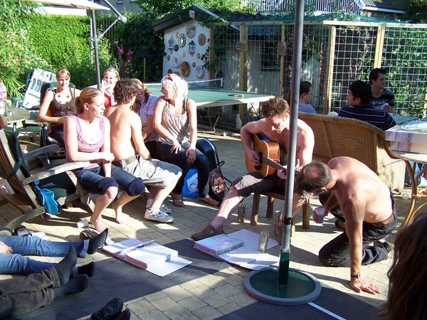 En Lesly speelt en speelt en speelt...