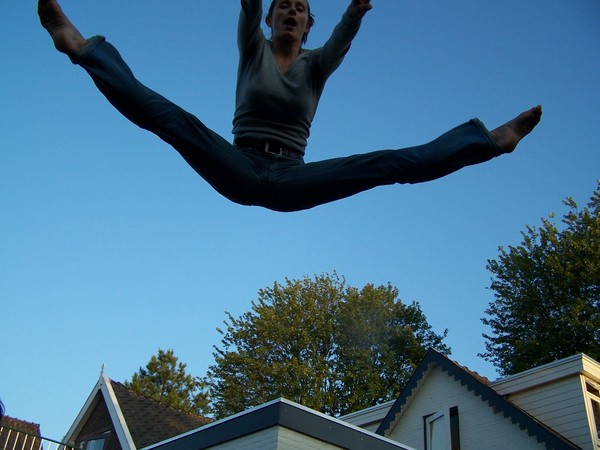 Carla springt te hoog