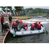 De mixboot klimt aan boord
