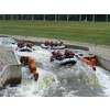 De damesboot wordt achtervolgd door de mixboot