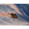 Strak over het water