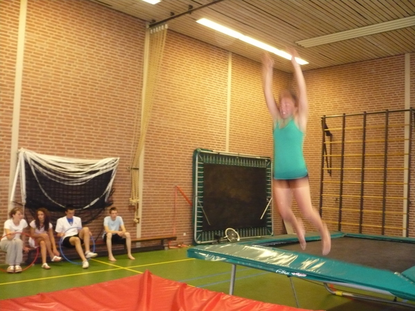 Sonja laat een streksprong zien