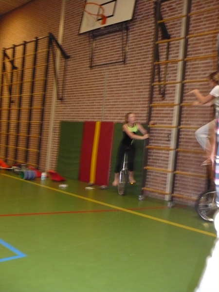 Walk like an Egyptian op een eenwieler