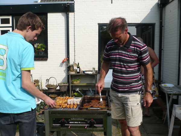 De barbecue ligt goed vol
