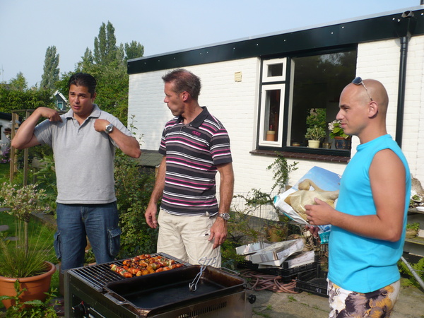De Meesters moeten even naar Nigel luisteren