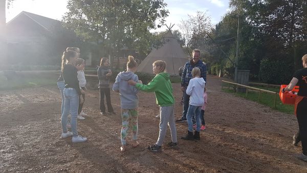 Nog even volleyballen na de barbecue