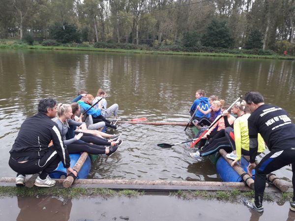 Het tweede vlot is klaar om te vertrekken