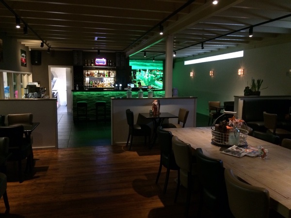 Er is ook een kantine in het complex