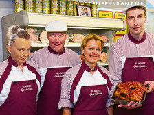 Marion checkt de spareribs Marion checkt de spareribs