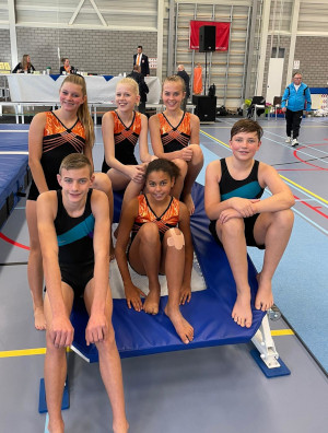 Mix Junior B (en een dikke smurf)